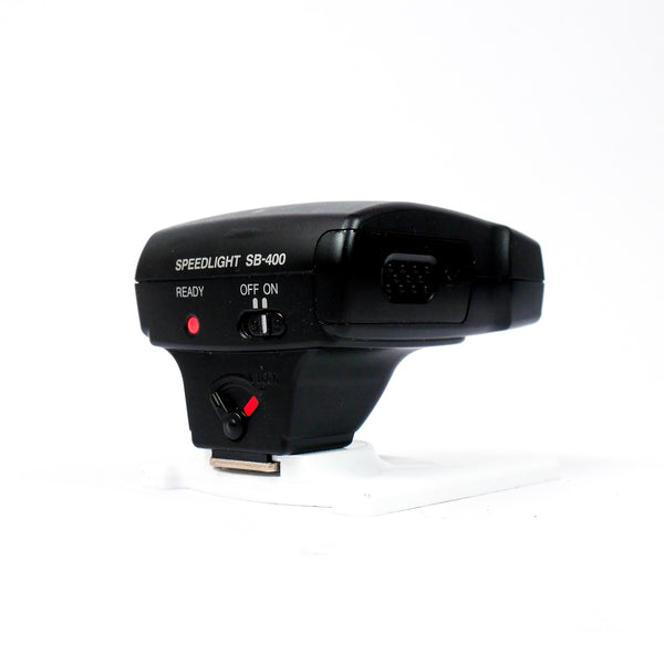 Flash Nikon SB-400 pour Reflex et Hybrides Nikon - 709001
