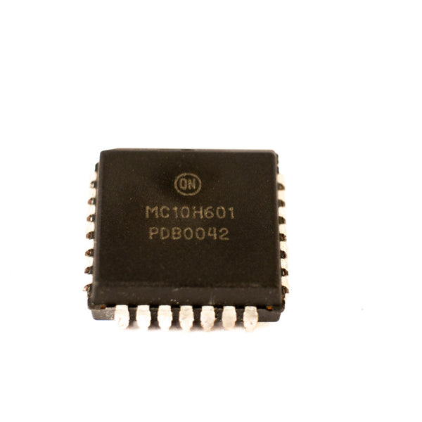 Motorola/On MC10H601 IC - 9-Bit ECL to TTL Translator - NOS - - 1 PCS 721070