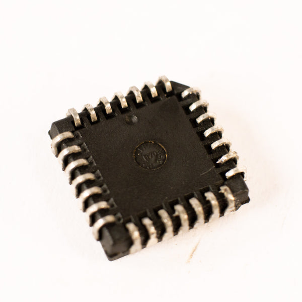 Motorola/On MC10H601 IC - 9-Bit ECL to TTL Translator - NOS - - 1 PCS 721070