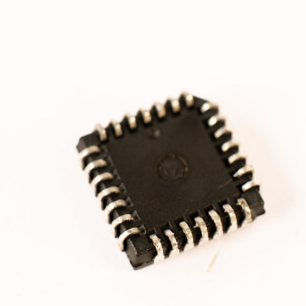 Motorola/On MC10H601 IC - 9-Bit ECL to TTL Translator - NOS - - 1 PCS 721070