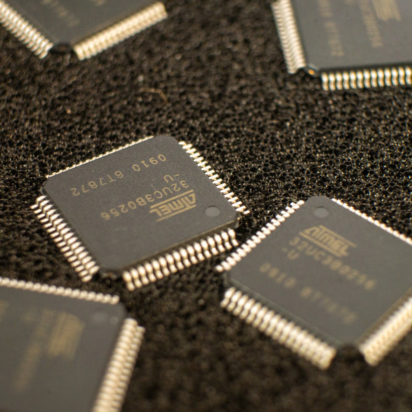 Lot 10 Microcontrôleurs Atmel AT32UC3B0256-U 32-bit AVR UC3 - NOS