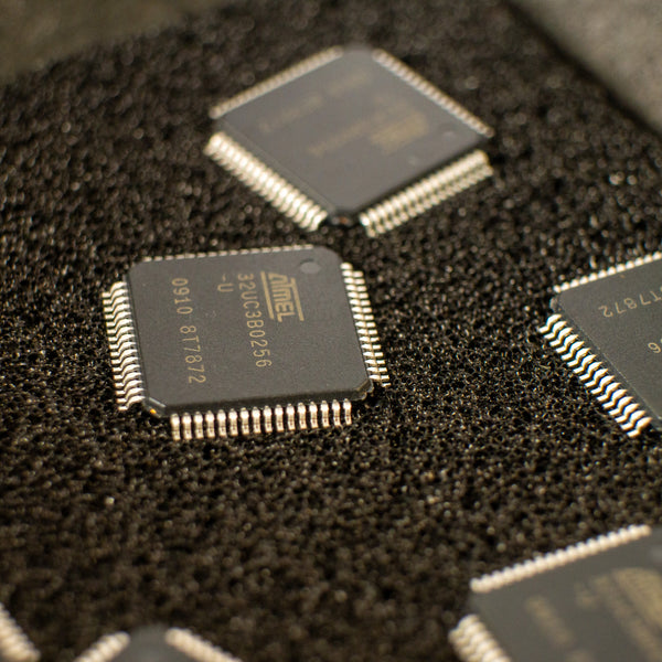 Lot 10 Microcontrôleurs Atmel AT32UC3B0256-U 32-bit AVR UC3 - NOS