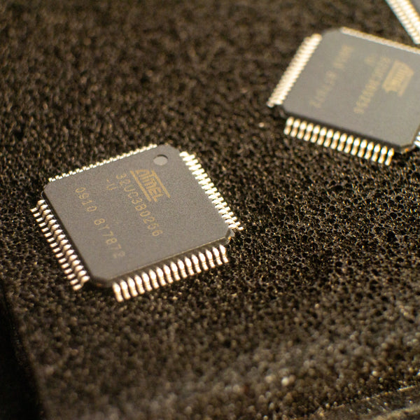 Lot 10 Microcontrôleurs Atmel AT32UC3B0256-U 32-bit AVR UC3 - NOS