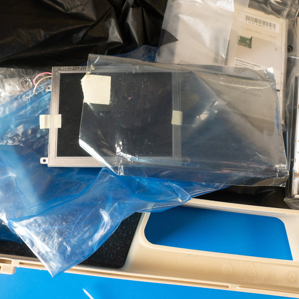 Lot de 12 Écrans LCD Professionnels & Échantillons R&D – Provenance  TRANSVIDEO