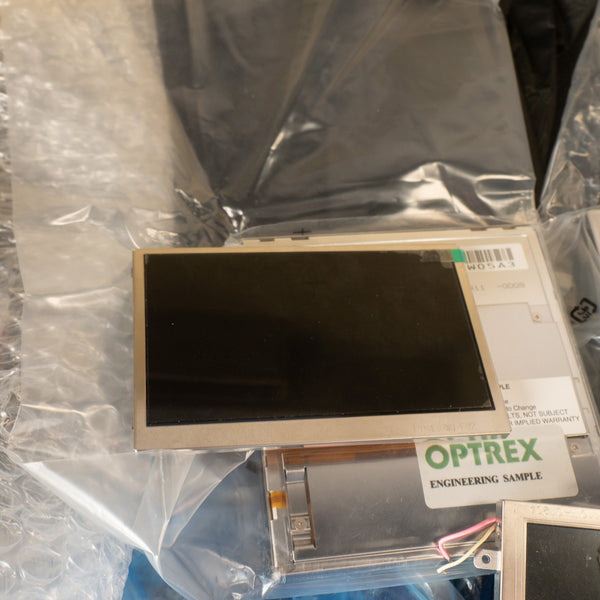 Lot de 12 Écrans LCD Professionnels & Échantillons R&D – Provenance  TRANSVIDEO