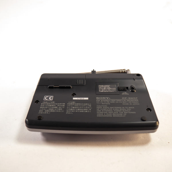 Sony ICF-SW07 Weltband FM/KW/MW/LW Empfänger — Komplett mit Zubehör