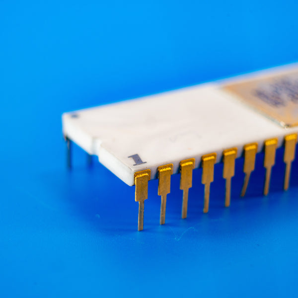 Tektronix 155-0188-00 – Custom Ceramic DIP IC – Gold Pins – Used