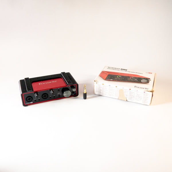 Focusrite Scarlett 2i2 3rd Generation – USB Audio Interface + Under-Desk Mount – Used